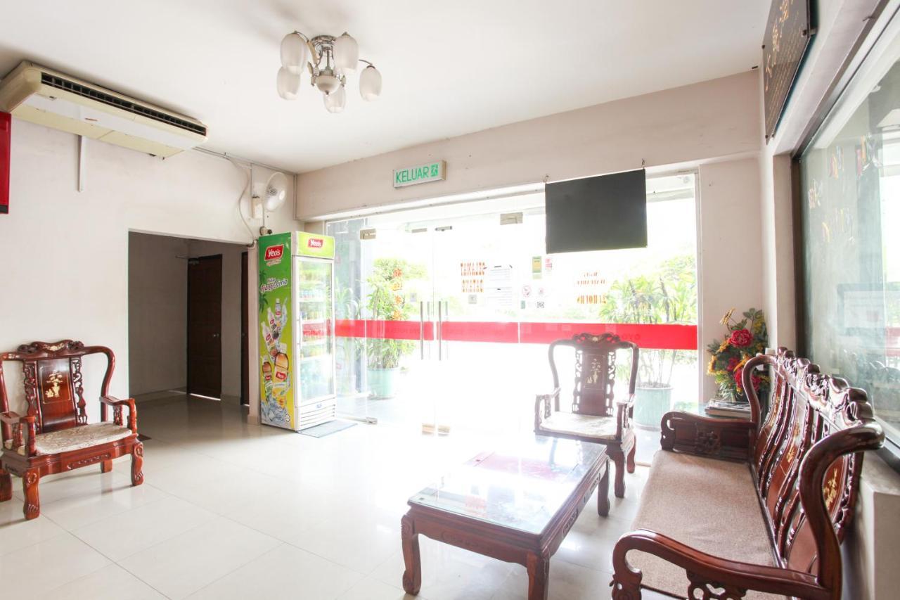 Oyo 89539 Hotel Siswa Kampar Exteriör bild